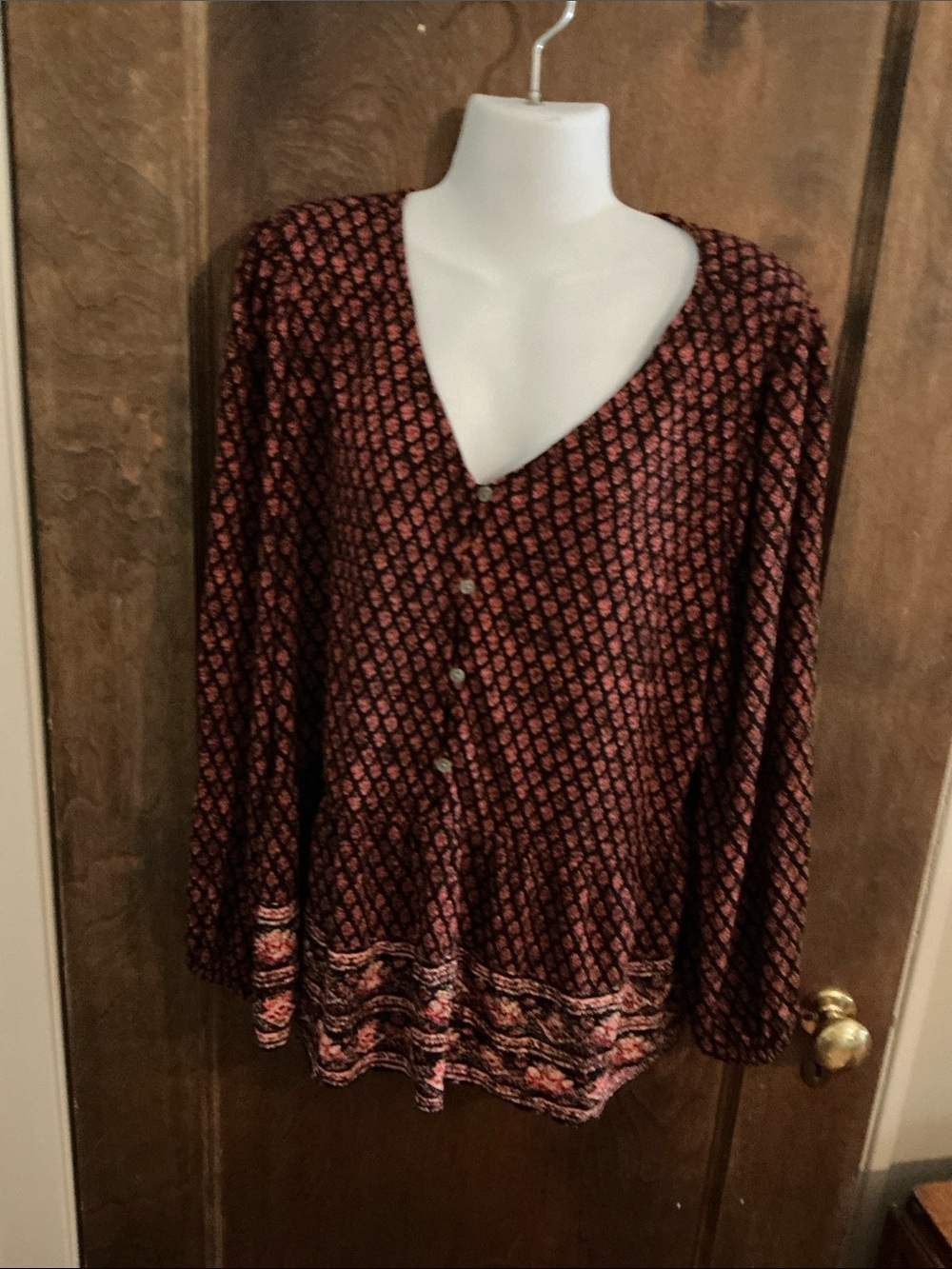 Printed V-Neck Button-Front Peasant blouse in Maroon and black XL